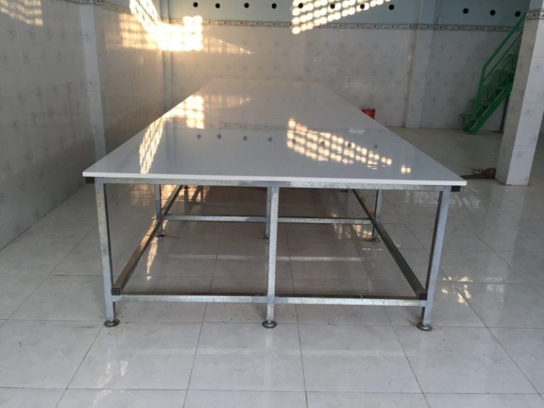 Bàn cắt vải gia đình