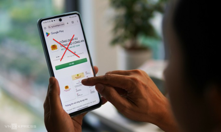 Cài app giả 'dịch vụ công' có thể bị theo dõi màn hình, bật camera