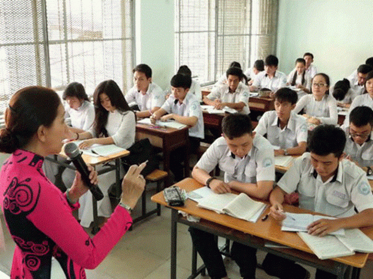 Các trường có đang "lạm phát" danh hiệu khi bỏ tỉ lệ chiến sĩ thi đua?