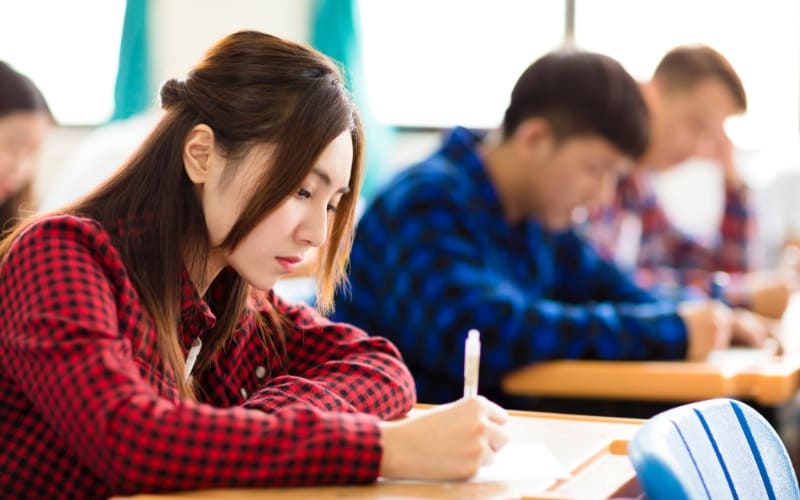 Hình 2: Thi chứng chỉ tiếng Trung tại Trung tâm huấn luyện và khảo thí Duy Tân LTC tại Đà Nẵng