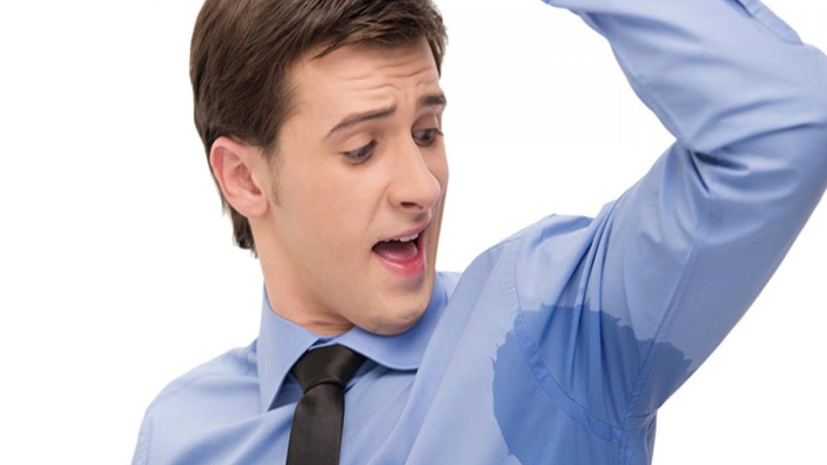 Có Nên Cắt Tuyến Mồ Hôi Nách Không?