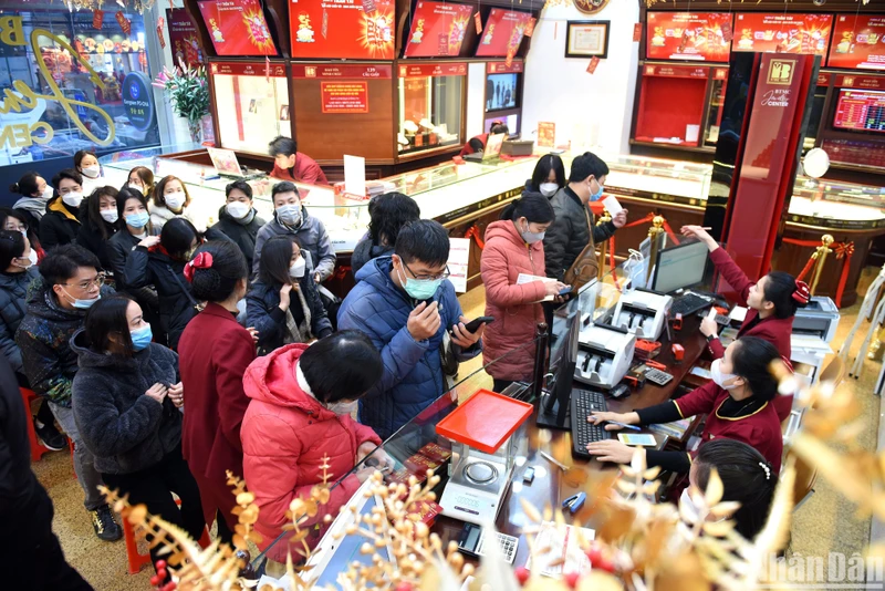 Ngày Vía Thần Tài Nên Bán Vàng Hay Không?
