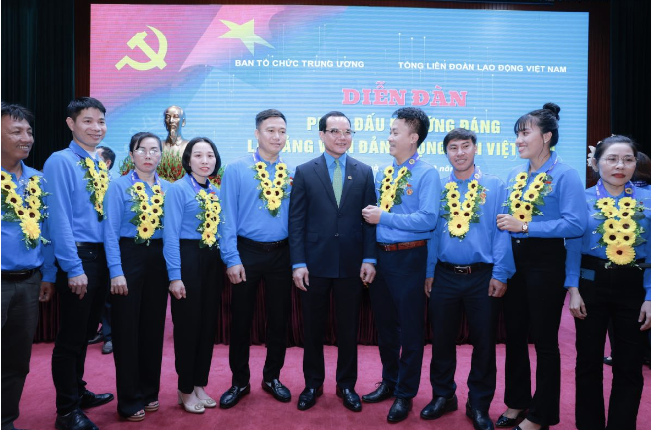 SInh viên có nên vào đảng không? Góc nhìn khách quan